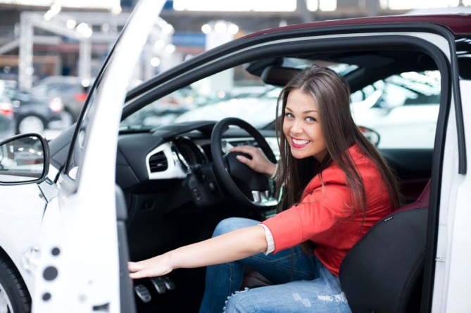 Millennial-Woman-Driver
