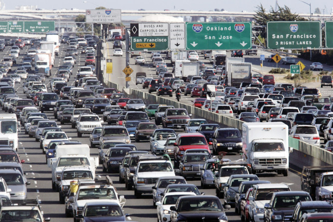 SAN FRANCISCO - JUNE 30: Traffic leaves San Francisco at the beginning of the 4th of July holiday weekend on June 30, 2006 in San Francisco, California. Despite the rising cost of gasoline, daily gasoline demand was up 0.9 percent from a year ago. According to AAA about 40.7 million Americans will travel over 50 miles or more from home during the 4th of July holiday, an increase of about 1.2 percent over last year. (Photo by David Paul Morris/Getty Images)