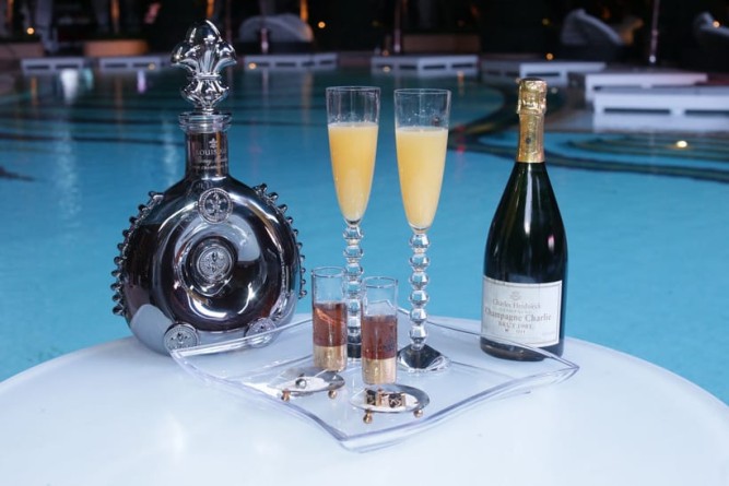 Ono Champagne Cocktail at Encore Wynn